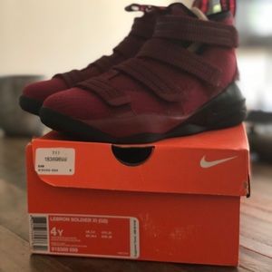 Lebron Soldier XI YOUTH BRAND NEW